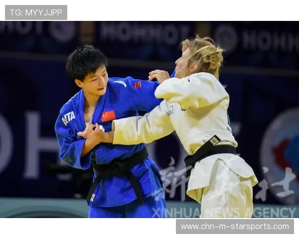 柔道世界冠军 5 秒内锁喉制胜