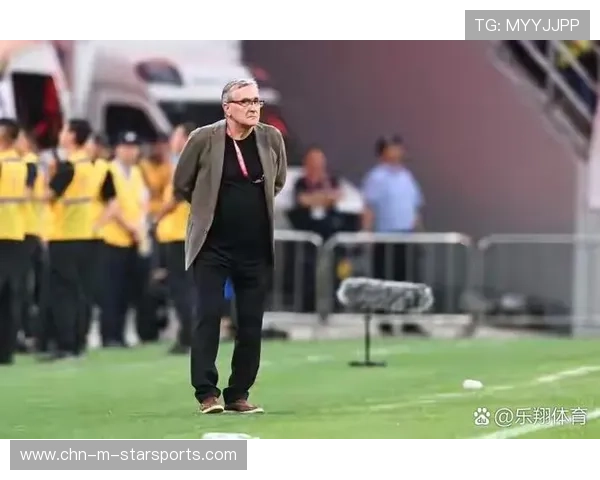 后腰定位清晰，稳定调度中场，后腰球员怎么建立中场优势