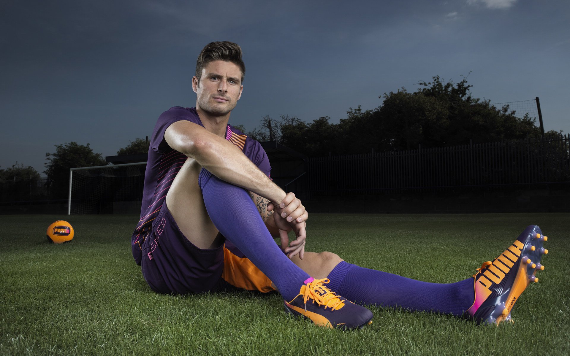 “马科斯·莫奇的灵活防守与精准传球,助力阿根廷美洲狮队更具攻击性”